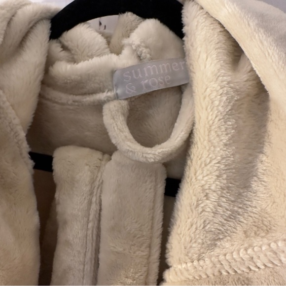 NWT: Summer & Rose Robe - Picture 3 of 4